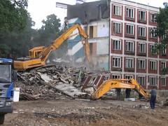 demolition of a five-storey building of the k-7 series at 13k2 Narodnaya Opolcheniya str.