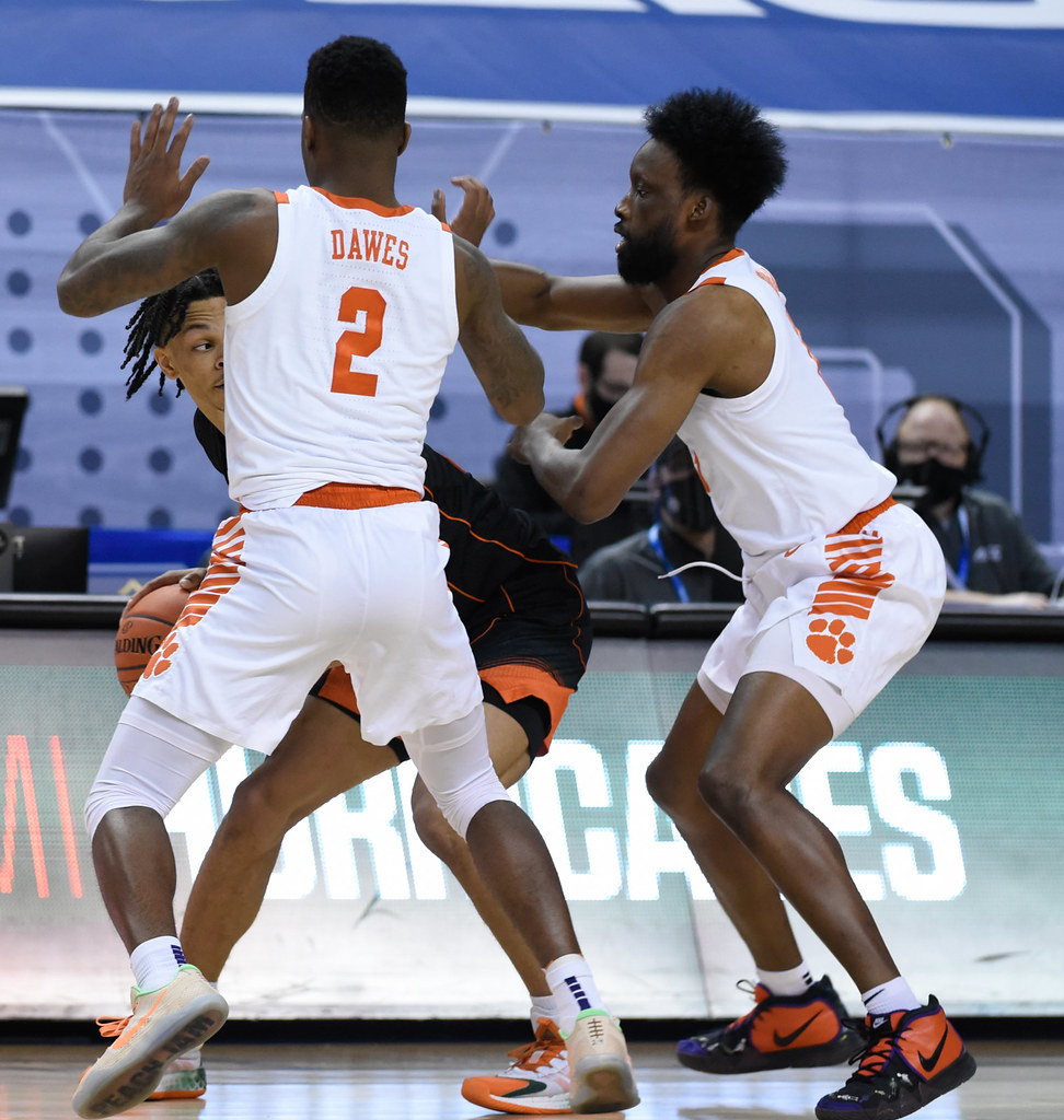 Clemson Basketball Photo of Al-Amir Dawes and miami and acctournament