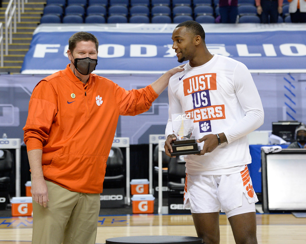 Clemson Basketball Photo of Aamir Simms and Brad Brownell and miami and acctournament