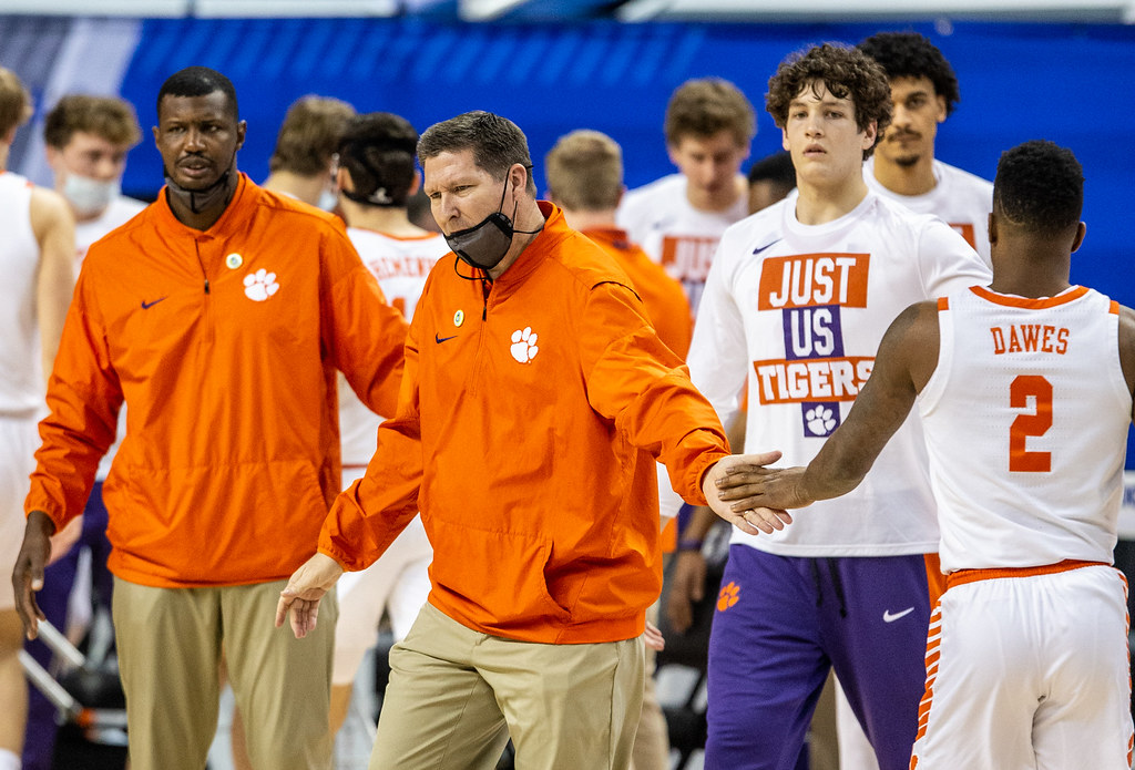 Clemson Basketball Photo of Al-Amir Dawes and Brad Brownell and miami and acctournament