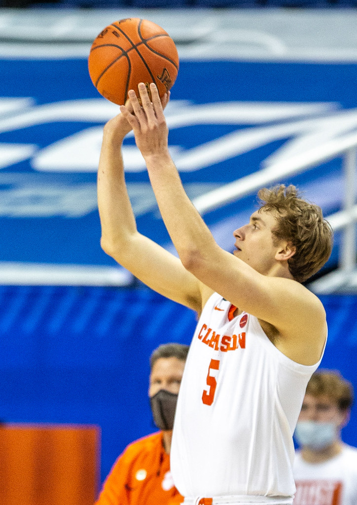 Clemson Basketball Photo of Hunter Tyson and miami and acctournament