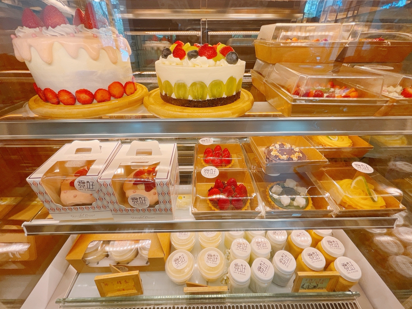 [桃園美食]霓好 cafe&#038;dessert|每週只營業三天內用的甜點工作室~滿滿可愛又美味的蛋糕 @VIVIYU小世界