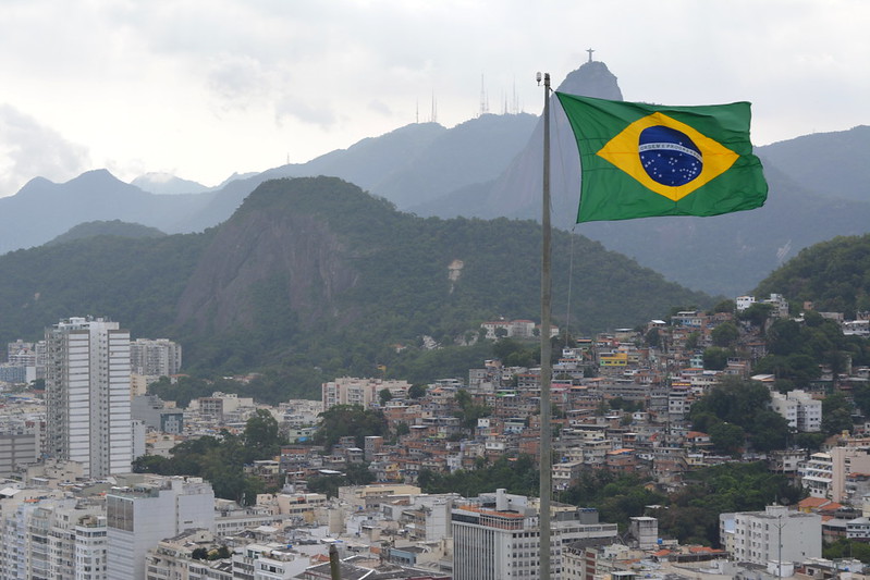 Brazilian flag<br/>© <a href="https://flickr.com/people/146372308@N06" target="_blank" rel="nofollow">146372308@N06</a> (<a href="https://flickr.com/photo.gne?id=51042691081" target="_blank" rel="nofollow">Flickr</a>)