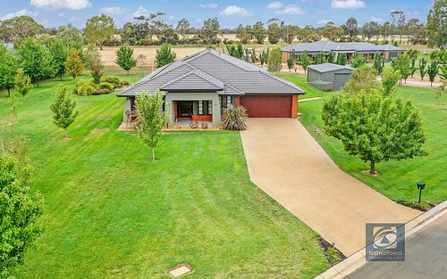 45 Pinerate Place, Echuca VIC
