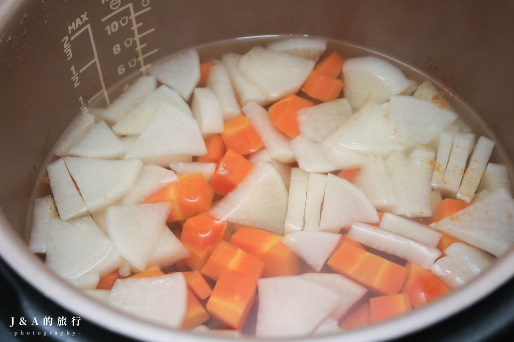 【食譜】蘿蔔丸子湯。2種蘿蔔就能煮出甘甜鮮美的蘿蔔貢丸湯，零失敗料理推薦 @J&amp;A的旅行