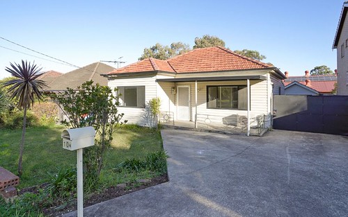 104 Chaseling St, Greenacre NSW 2190