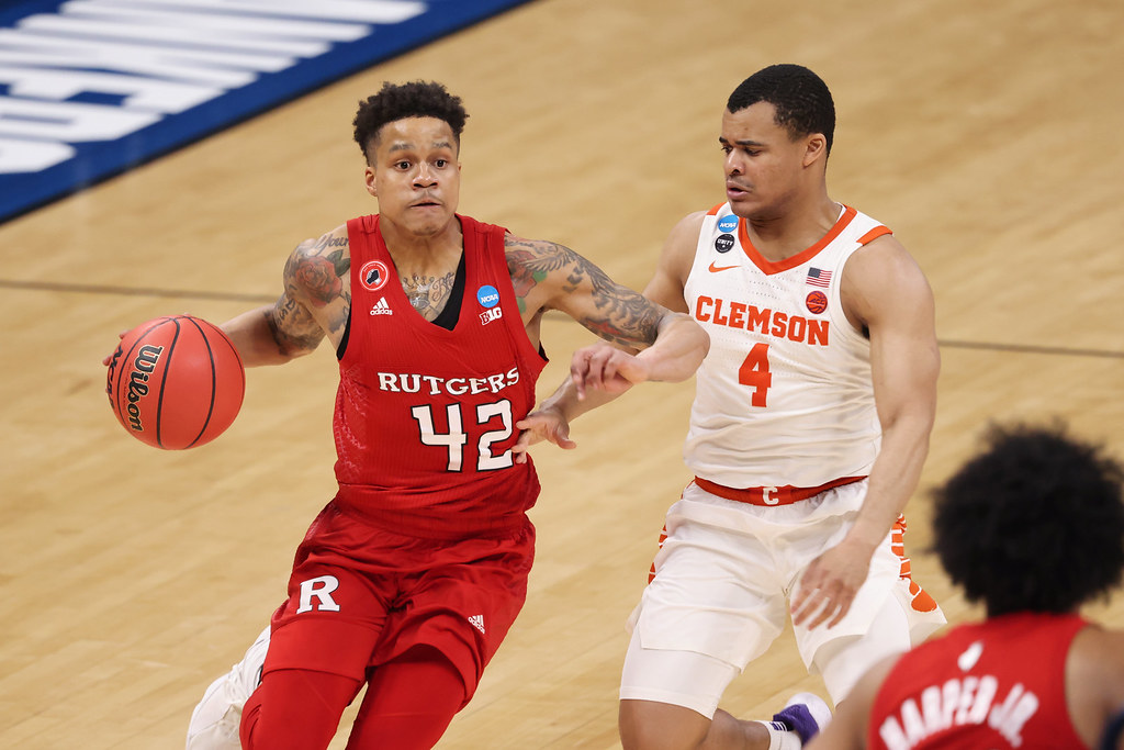 Clemson Basketball Photo of Nick Honor and rutgers