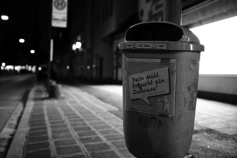 Dein Müll braucht ein Zuhause<br/>© <a href="https://flickr.com/people/183838653@N06" target="_blank" rel="nofollow">183838653@N06</a> (<a href="https://flickr.com/photo.gne?id=51064988196" target="_blank" rel="nofollow">Flickr</a>)