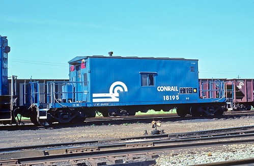 6/7/81, Conrail caboose 18195