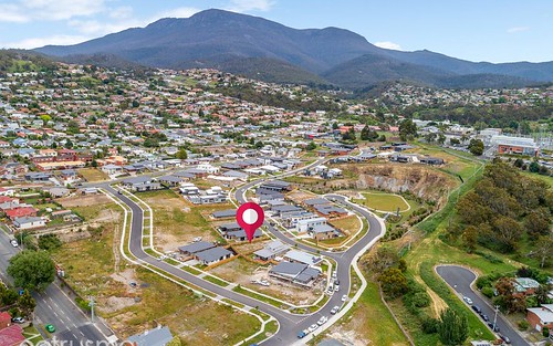 31 Dowding Crescent, New Town TAS