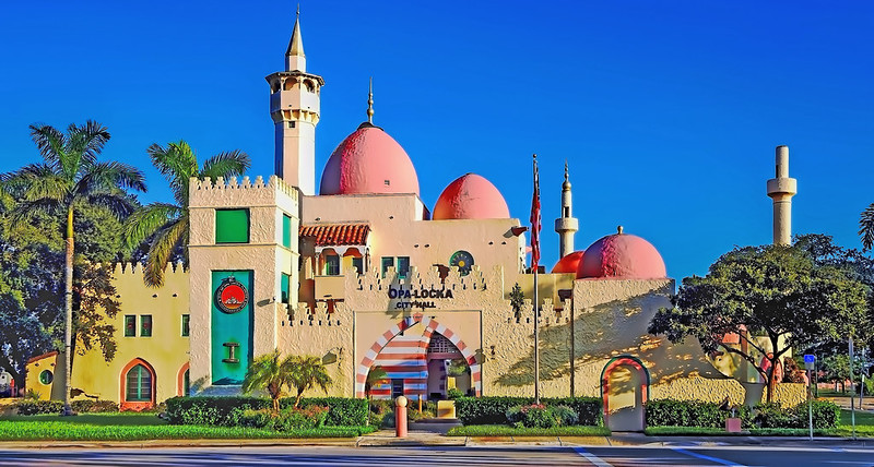 Opa Locka City Hall, 777 Sharazad Boulevard, Opa Locka, Miami-Dade County, Florida, USA / Architect: Bernhardt Muller / Completed: 1926 / Architectural Style: Moorish Revival architecture<br/>© <a href="https://flickr.com/people/126251698@N03" target="_blank" rel="nofollow">126251698@N03</a> (<a href="https://flickr.com/photo.gne?id=51089550576" target="_blank" rel="nofollow">Flickr</a>)