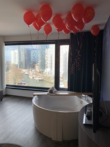 Helium Balloons Marriage Proposal Waterfront Spa Room Mainport Design Hotel Rotterdam