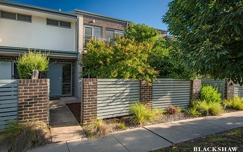 3/18 Dickins Street, Forde ACT