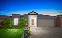 5 Peppermint Crescent, Manor Lakes VIC