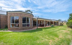 8 Holm Park Road, Beaconsfield VIC