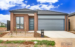 8 STACEY PRADE, Mount Cottrell Vic