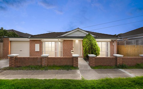 28 Wood St, Avondale Heights VIC 3034