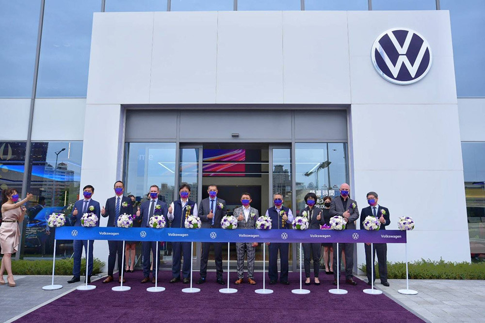 Volkswagen台中五權展示中心開幕、全新識別風格打造完善品牌體驗! 2 vw 210428-1