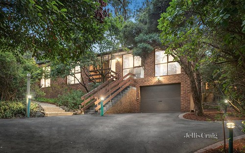 13 Valley Rd, Research VIC 3095