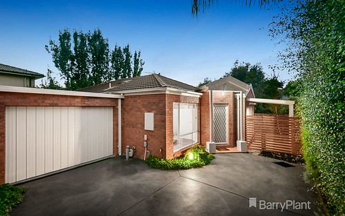 2/14 Worthing Avenue, Doncaster East VIC