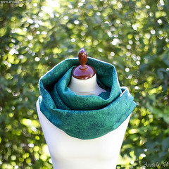 Handmade merino wool scarf for women Emerald green felt scarf
