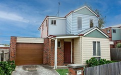 2/11 Little Clyde Street, Soldiers Hill VIC
