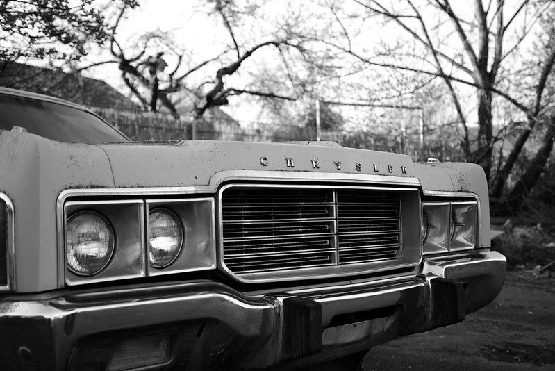 Chrysler headlights<br/>© <a href="https://flickr.com/people/183838653@N06" target="_blank" rel="nofollow">183838653@N06</a> (<a href="https://flickr.com/photo.gne?id=51238014684" target="_blank" rel="nofollow">Flickr</a>)