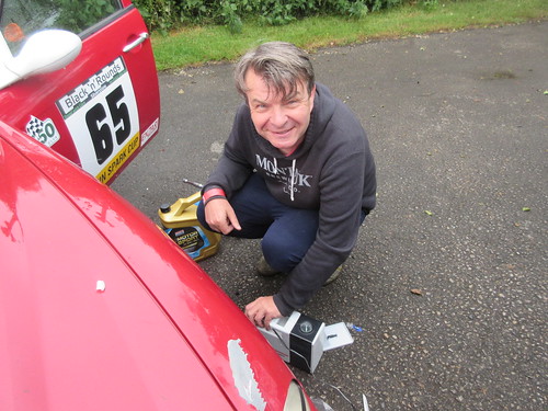A busy Geoff Turral with one of those useful tyre inflators