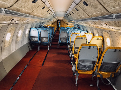 Салон самолета Ту-144. Эконом-класс. Вид с хвоста