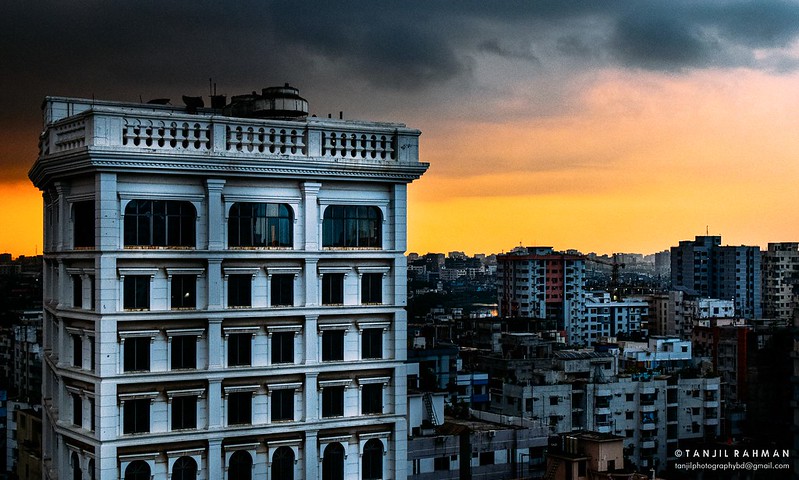 Dhaka Janakantha Building<br/>© <a href="https://flickr.com/people/29707268@N05" target="_blank" rel="nofollow">29707268@N05</a> (<a href="https://flickr.com/photo.gne?id=51282654268" target="_blank" rel="nofollow">Flickr</a>)