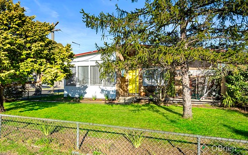 6 Forest Dr, Frankston North VIC 3200