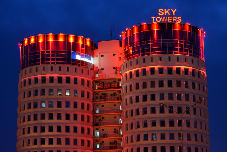 Sky Towers<br/>© <a href="https://flickr.com/people/99935530@N02" target="_blank" rel="nofollow">99935530@N02</a> (<a href="https://flickr.com/photo.gne?id=51311512544" target="_blank" rel="nofollow">Flickr</a>)
