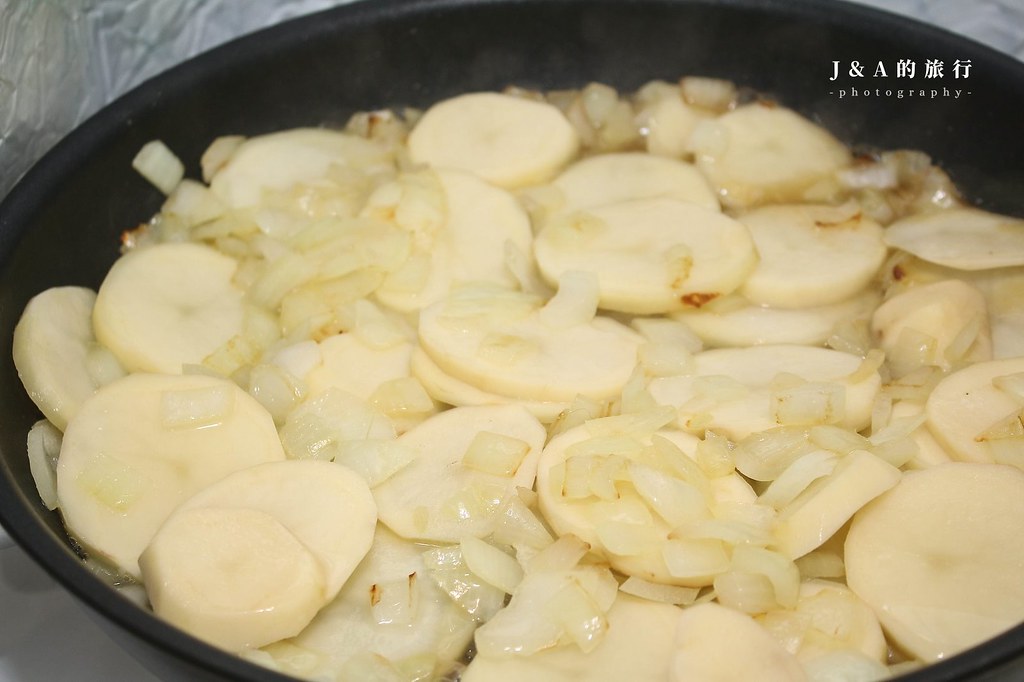 【食譜】西班牙馬鈴薯烘蛋 Tortilla de patatas @J&amp;A的旅行