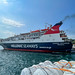 Eine Fähre von Hellenic Seaways am Hafen vom griechischen Insel Skiathos