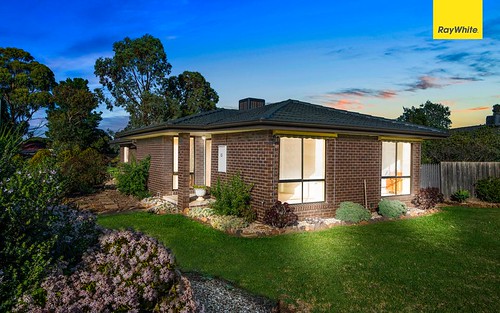17 Linlithgow Wy, Melton West VIC 3337