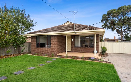 16 Charles St, Newcomb VIC 3219