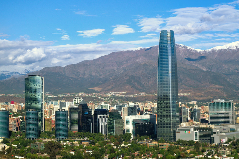 Hometown is where the Andes are - Santiago, Chile<br/>© <a href="https://flickr.com/people/74492144@N00" target="_blank" rel="nofollow">74492144@N00</a> (<a href="https://flickr.com/photo.gne?id=51354478478" target="_blank" rel="nofollow">Flickr</a>)