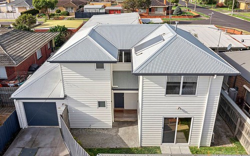 2/37 Boundary Rd, Newcomb VIC 3219