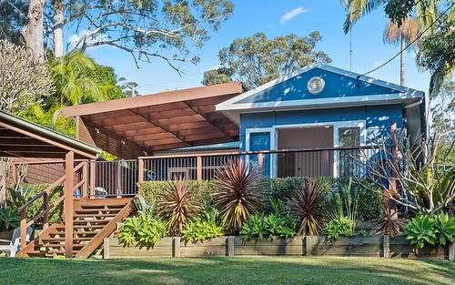 6 Lakeside Dr, Macmasters Beach NSW 2251