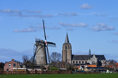 molen De Arend en Sint-Lambertuskerk