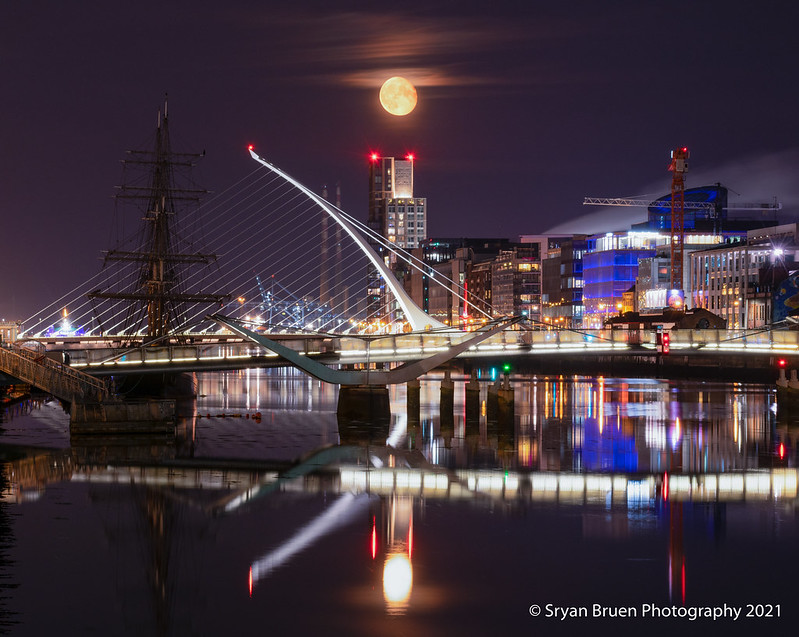Sturgeon Moonrise in Dublin City<br/>© <a href="https://flickr.com/people/140878150@N06" target="_blank" rel="nofollow">140878150@N06</a> (<a href="https://flickr.com/photo.gne?id=51402254544" target="_blank" rel="nofollow">Flickr</a>)