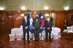 DONACION DE ARROZ POR PARTE DE LA EMBAJADA DE CHINA TAIWAN by Gobierno de Guatemala
