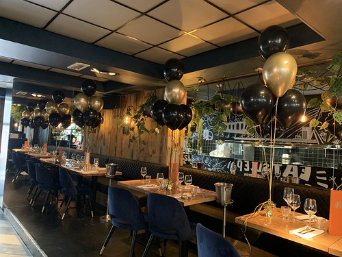 Table Decoration 6 balloons Tne Oyster Club Rotterdam