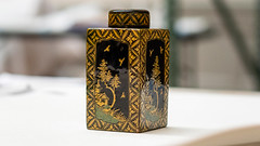 Delftware tea canister