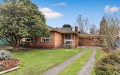 17 Rodney Drive, Woodend VIC