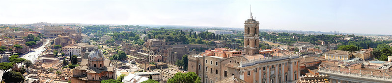 The Colosseum and Roman Forum<br/>© <a href="https://flickr.com/people/95282411@N00" target="_blank" rel="nofollow">95282411@N00</a> (<a href="https://flickr.com/photo.gne?id=51429594515" target="_blank" rel="nofollow">Flickr</a>)