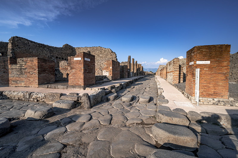 Archaeological Park of Pompeii<br/>© <a href="https://flickr.com/people/40282576@N00" target="_blank" rel="nofollow">40282576@N00</a> (<a href="https://flickr.com/photo.gne?id=51449937509" target="_blank" rel="nofollow">Flickr</a>)