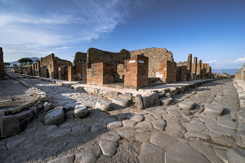 Archaeological Park of Pompeii<br/>© <a href="https://flickr.com/people/40282576@N00" target="_blank" rel="nofollow">40282576@N00</a> (<a href="https://flickr.com/photo.gne?id=51450157290" target="_blank" rel="nofollow">Flickr</a>)