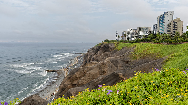 Seaside view in Lima (Peru)<br/>© <a href="https://flickr.com/people/153838065@N06" target="_blank" rel="nofollow">153838065@N06</a> (<a href="https://flickr.com/photo.gne?id=51476159896" target="_blank" rel="nofollow">Flickr</a>)