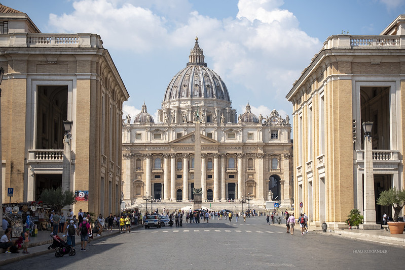 San Pietro in Vaticano<br/>© <a href="https://flickr.com/people/7571977@N05" target="_blank" rel="nofollow">7571977@N05</a> (<a href="https://flickr.com/photo.gne?id=51489330014" target="_blank" rel="nofollow">Flickr</a>)